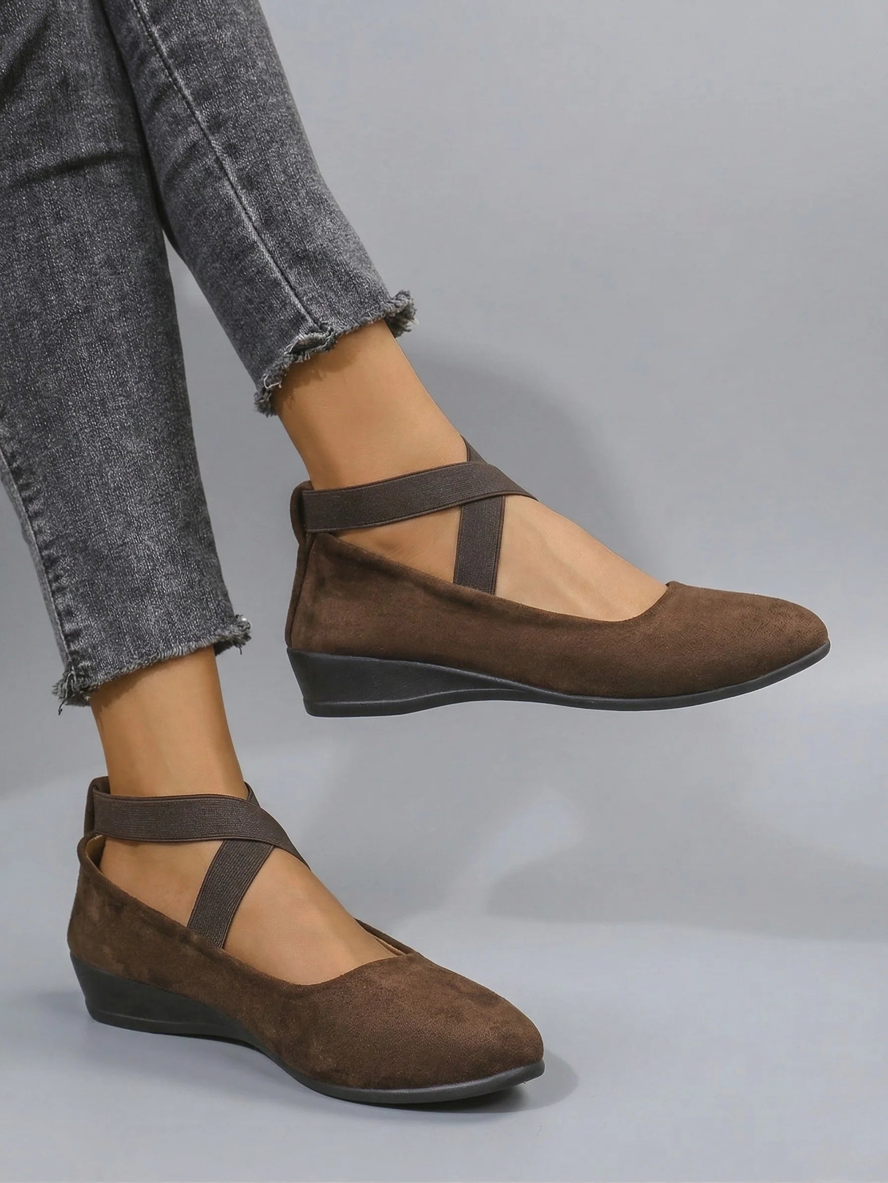 The Comfort Wedge Shoe - Brown